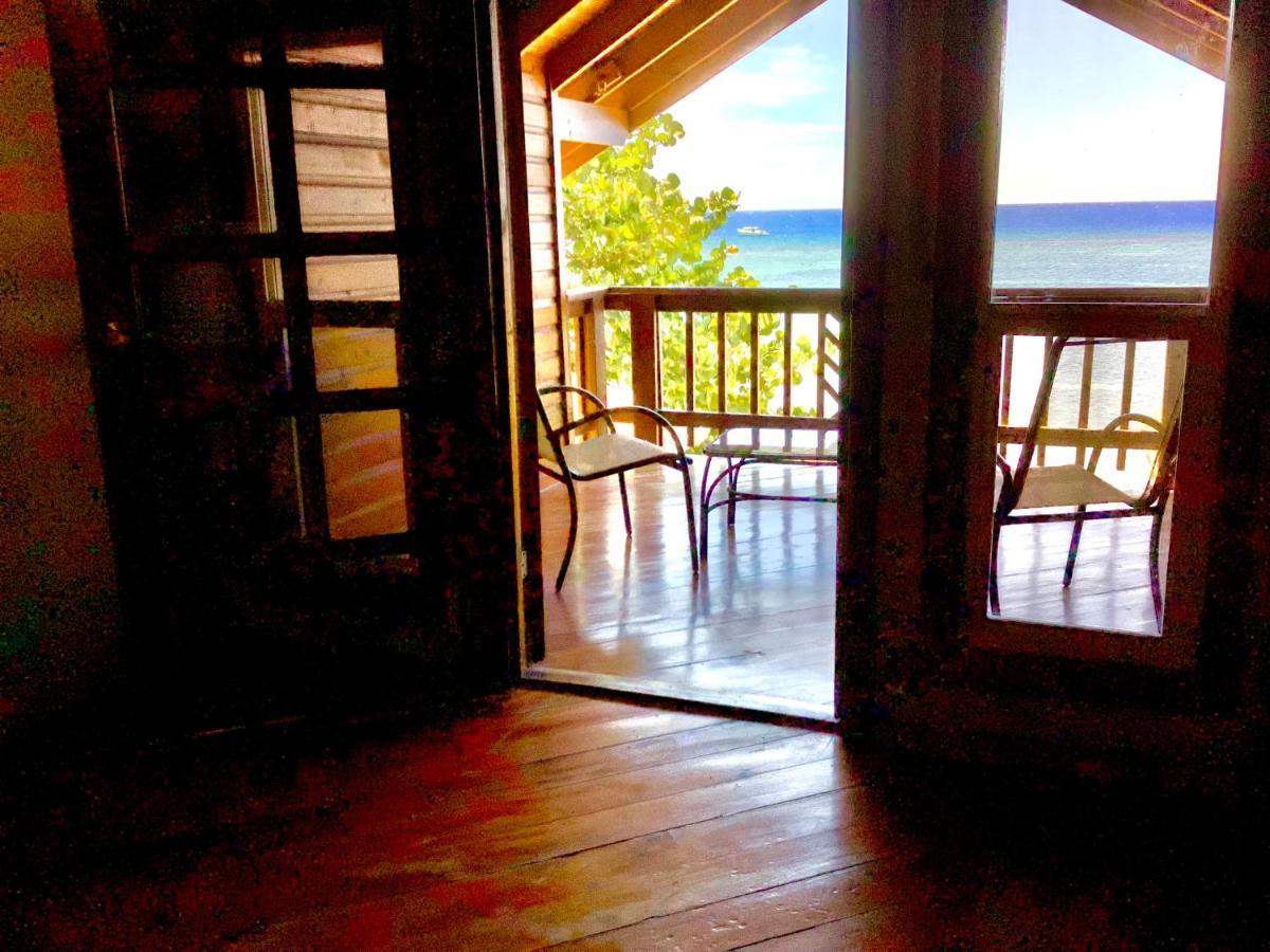 Reef Beach House - 2 Bedrooms Sandy Bay ภายนอก รูปภาพ